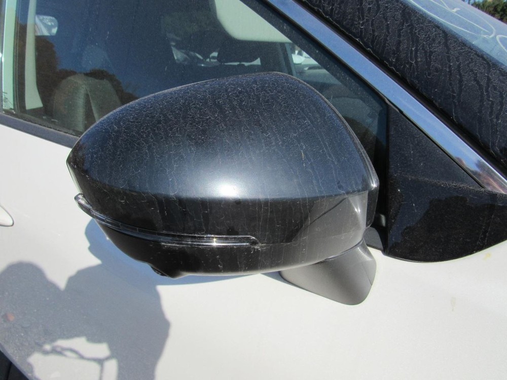ROGUE 2021 Glove Box 1001828