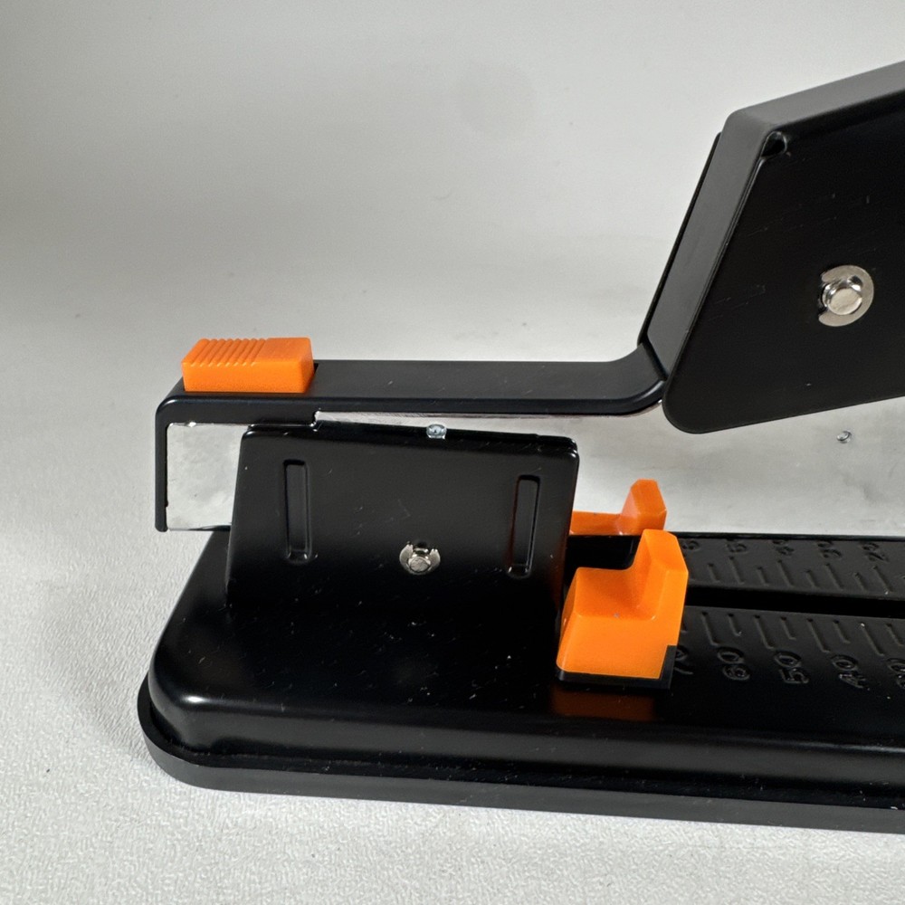 Amazon Basics Heavy-Duty Stapler, Black