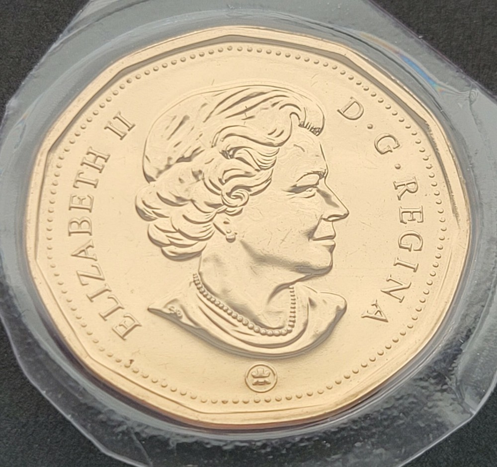 *** CANADA LOONIE 2010 LOGO *** SEALED FROM MINT SET ***