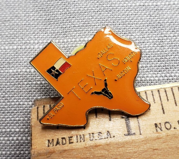 Vintage Pin Texas H86