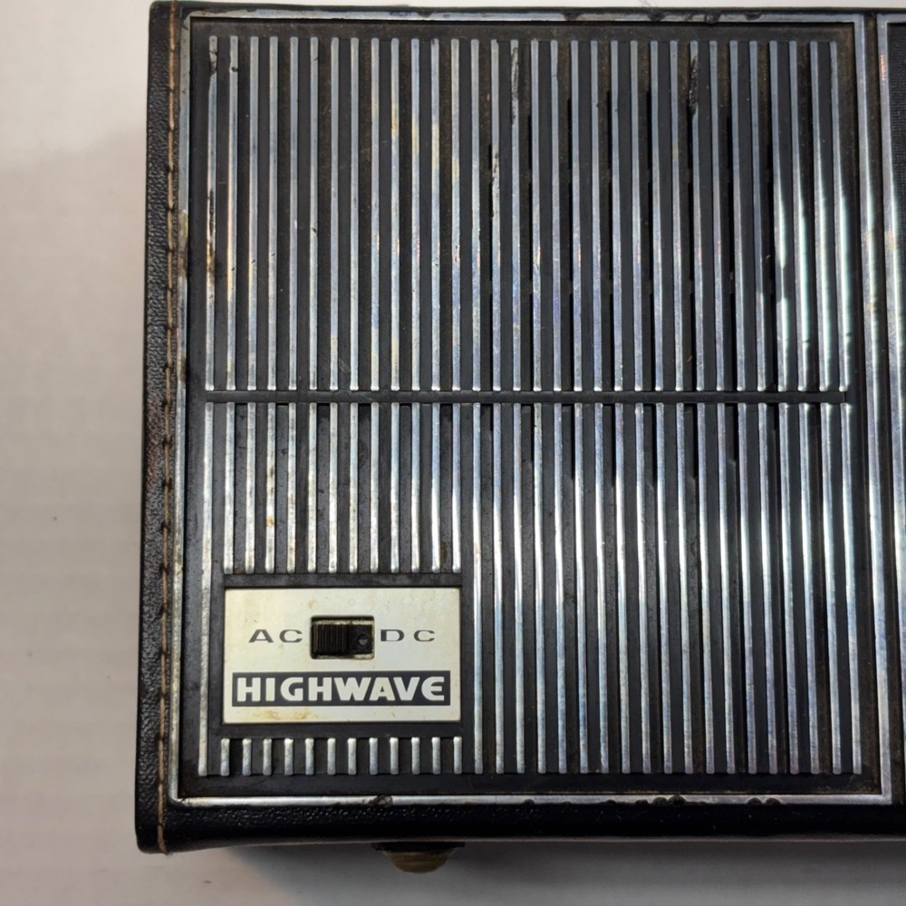 Vintage Highwave AC-DC Solid State 10 Transistor, Black Plastic Case Korea