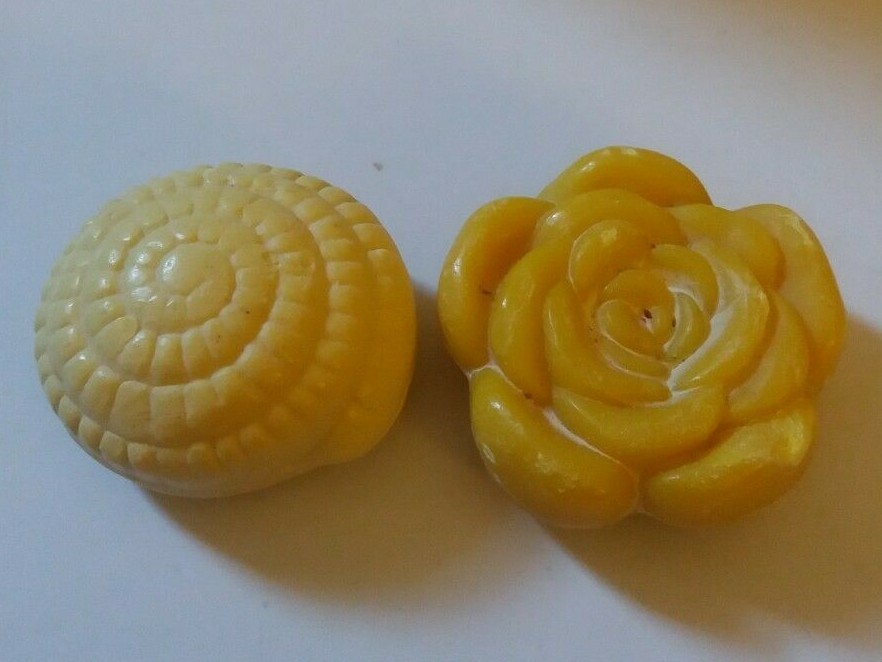 Vintage mini hand soaps 1970s seashell + flower bath