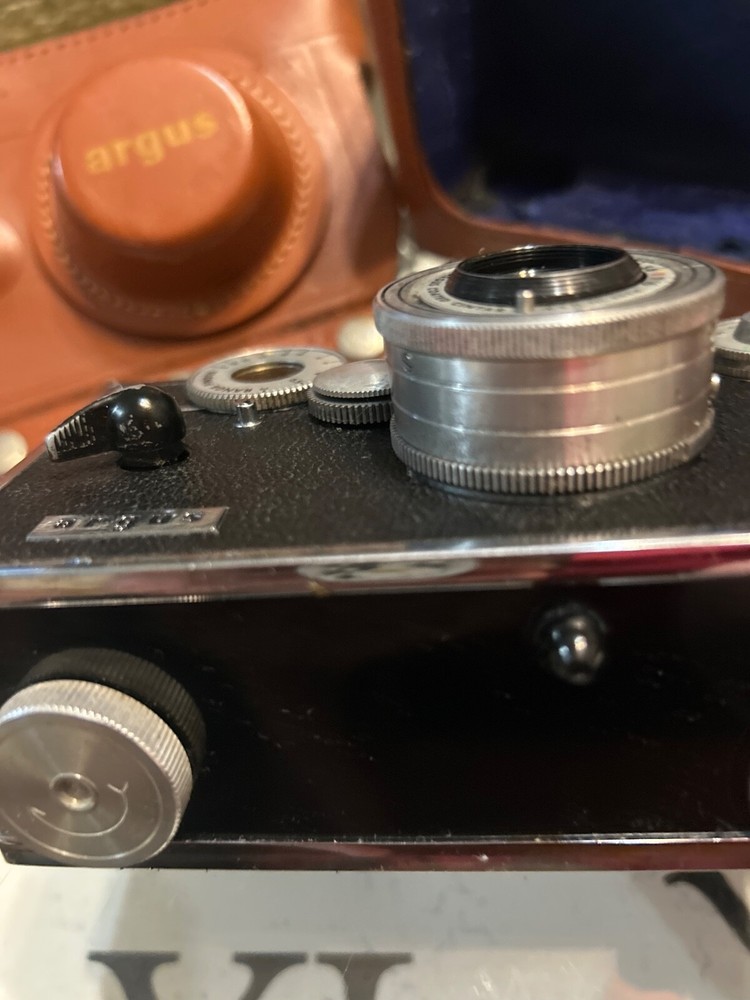 Vintage RANGEFINDER CAMERA: Argus C-3 "The Brick" - Untested