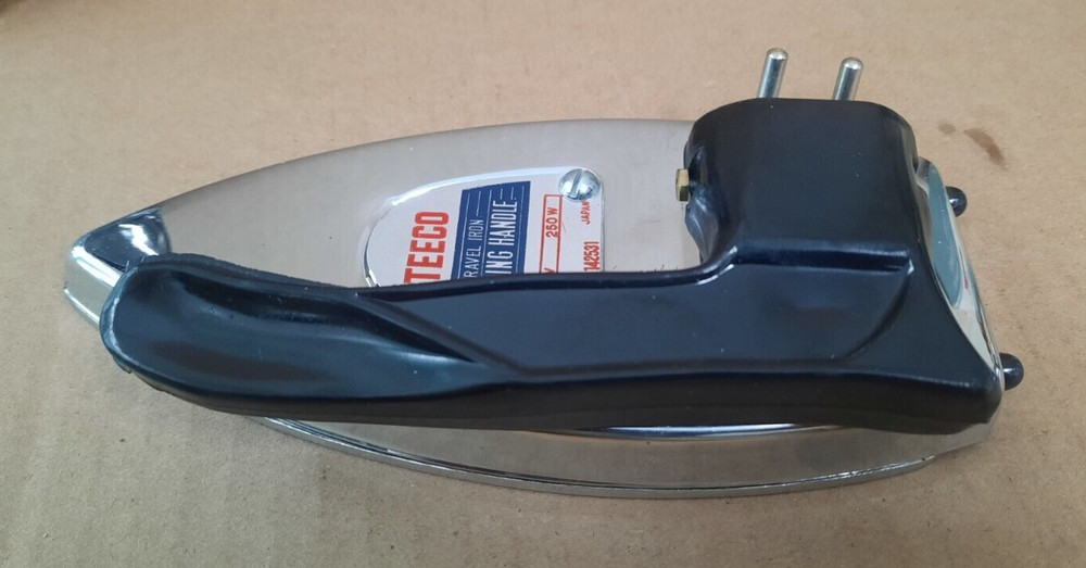 VINTAGE TEECO TRAVEL IRON WITH FOLDING HANDLE & ORIGINAL BOX