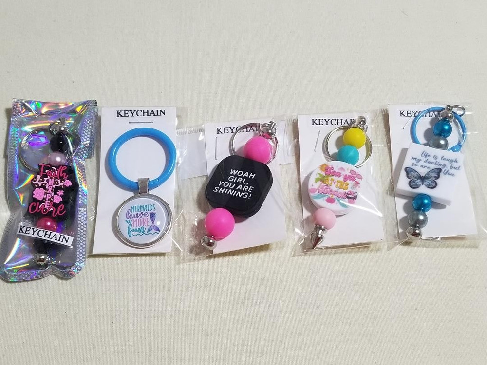 bulk beaded keychains, wholesale keychains, keychains, multiple keychains, (w05)