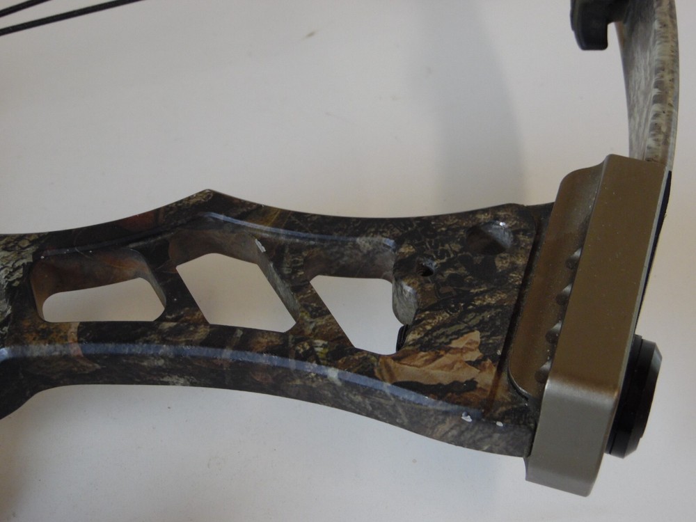 Jennings radiant compound bow with arrow rest sight peep release loop left hand