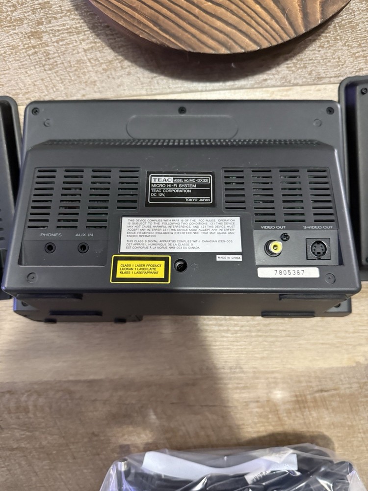 TEAC Micro Hi-Fi System MC-DX32i Subwoofer & Speakers, Remote, Ipod, CD Player