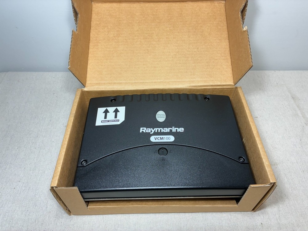 Raymarine  VCM100 Voltage Converter E52091 For Digital Open Array Radar NEW!!