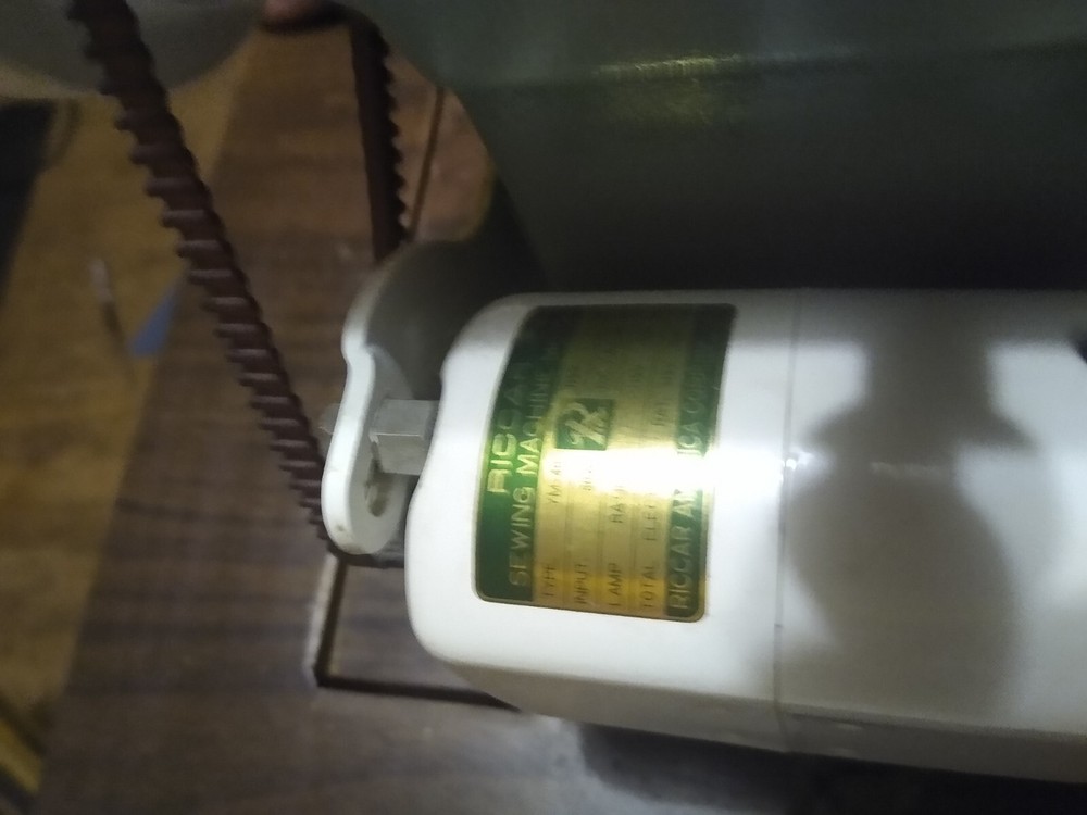 Vintage DRESSMAKER ZIGZAG MODEL 290A