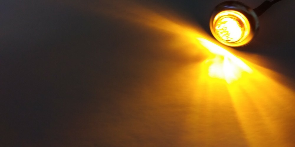 BBT 220 volt Amber/Yellow LED Low-Profile Indicator Light