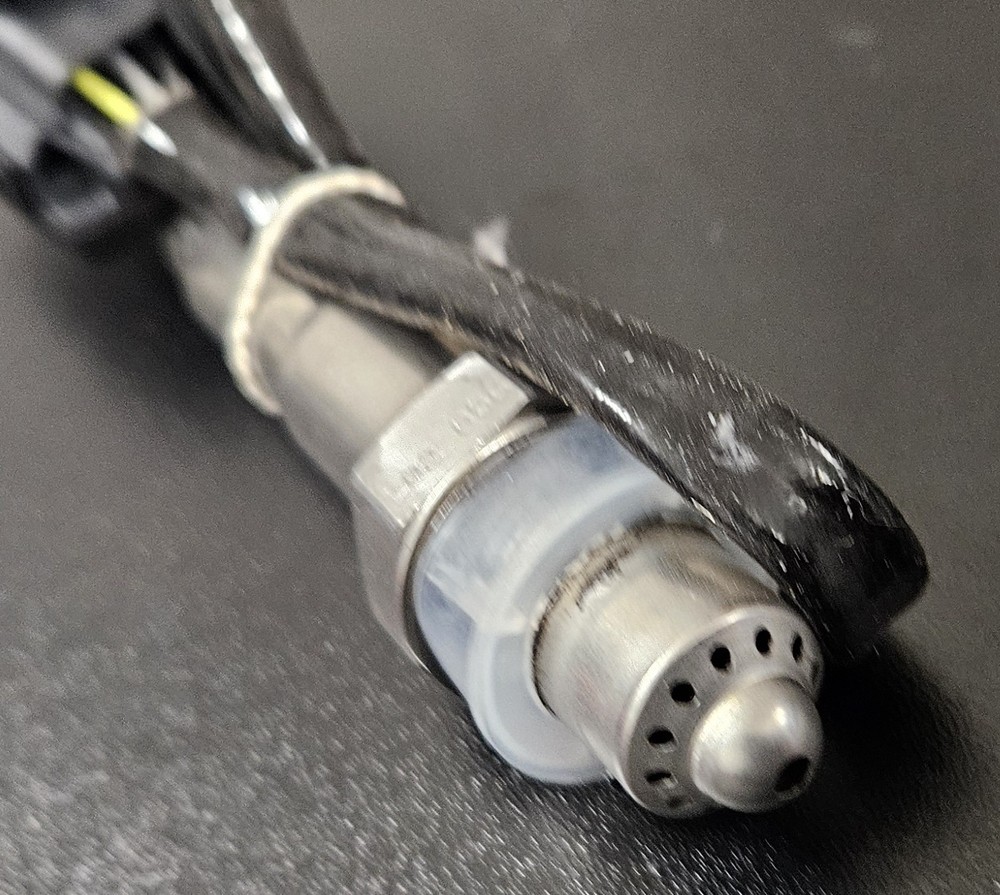 NTK Oxygen Sensor: UAR9000-EE035