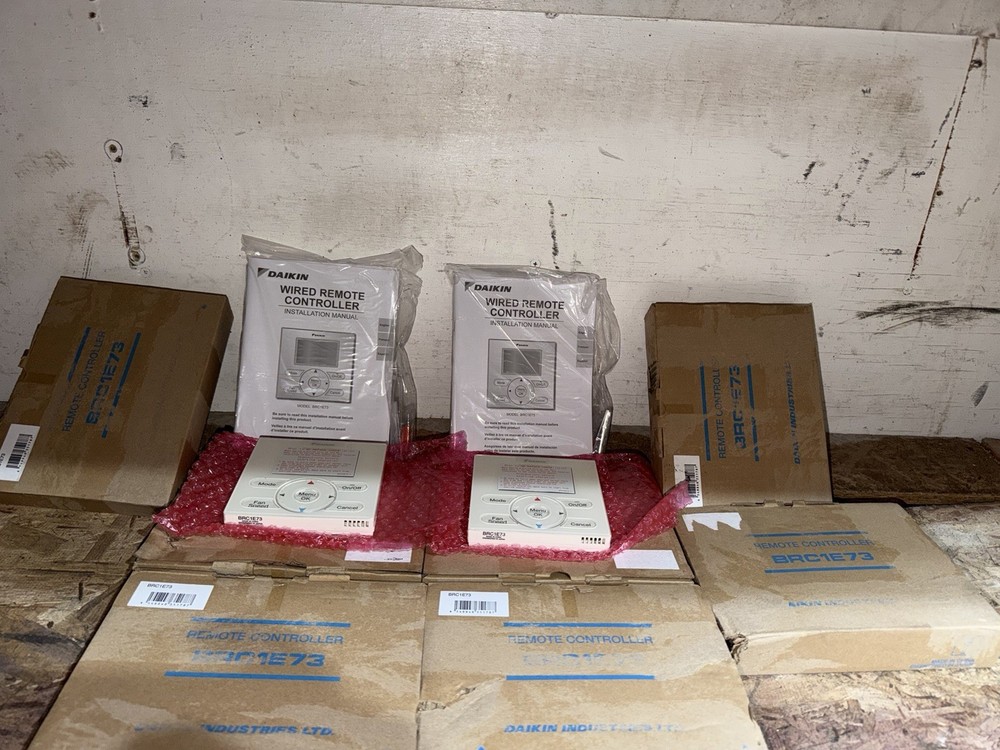 Daikin Industries LTD Remote Controller BRC1E73 New