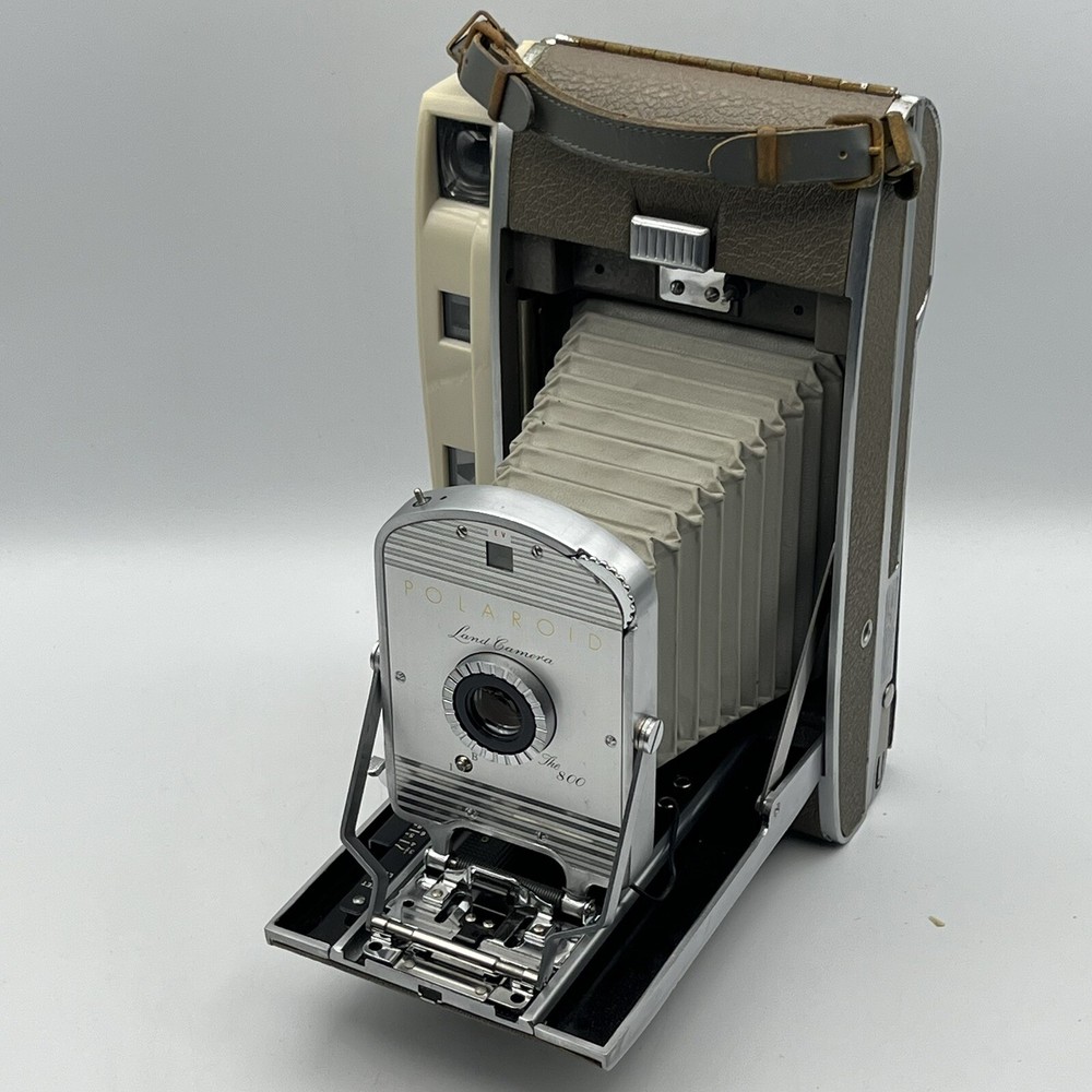 Polaroid Model 800 Land Camera - NOT TESTED - Bundle With Case and Flash