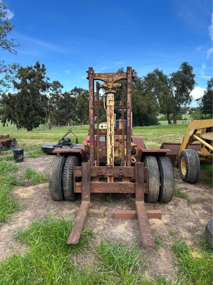 CLARK PLANELOADER- ALL TERRAIN FORKLIFT-