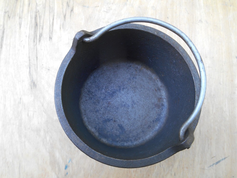 3-1/2" CAST IRON SMELTING POT , OTHER