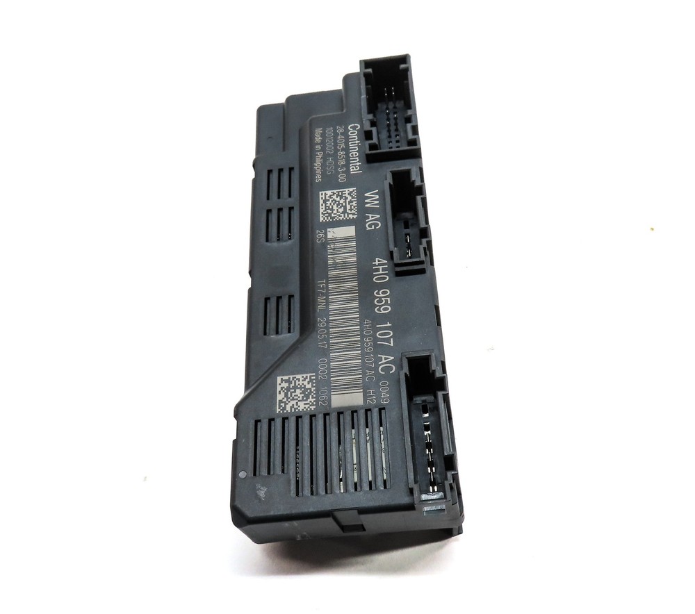 2018 AUDI A8L (D4 4H) REAR TRUNK HATCH LID CONTROL MODULE