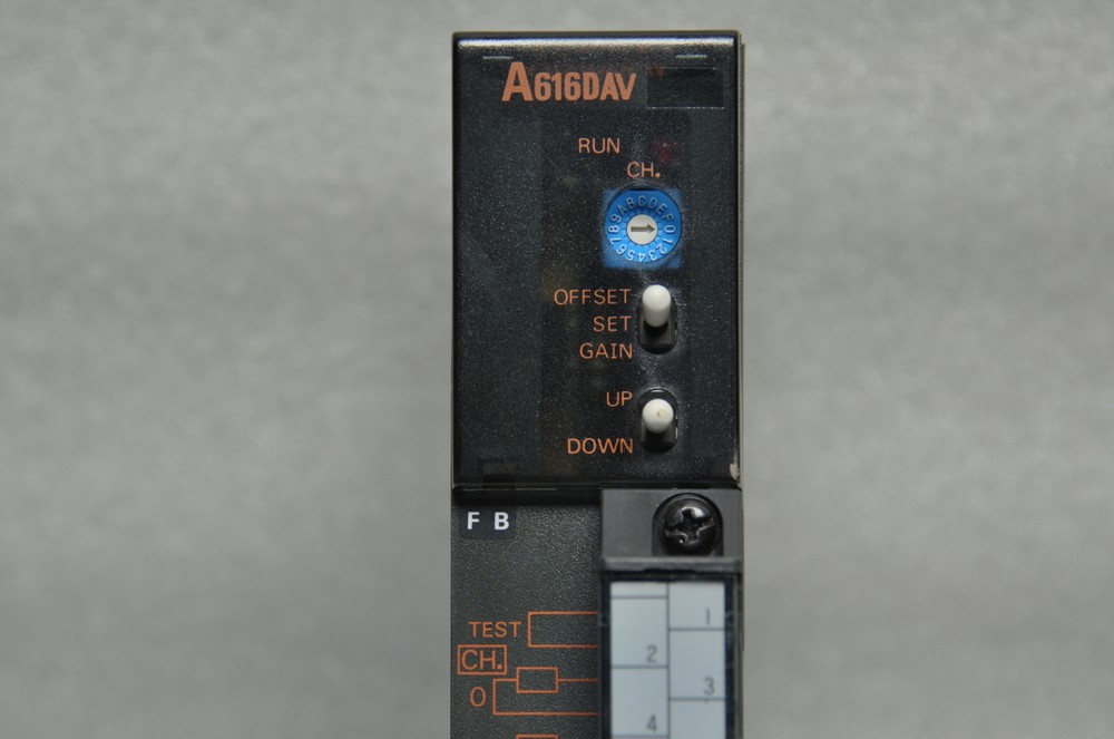 MITSUBISHI MELSEC PROGRAMMABLE CONTROLLER A616DAV