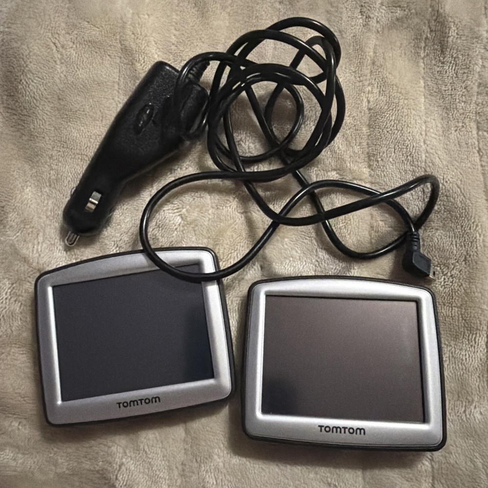 TomTom ONE N14644 GPS -  Two Units One Charger Both Work