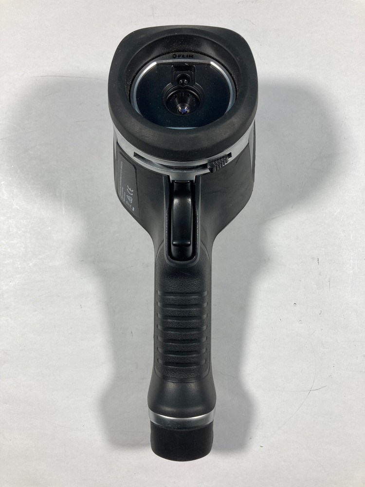 FLIR E4 Compact Thermal Imaging Camera with Case and Charger