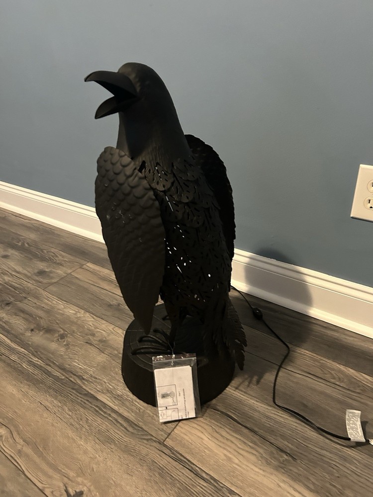27” Tall Metal Crow Accent Light