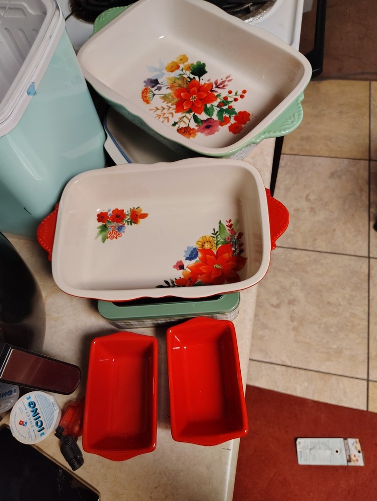 NEW ~  Pioneer Woman Merry Meadows 2-Piece Rectangular Holiday Bakeware Set