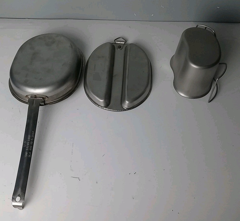 U.S. Metal Mess /Canteen Cup- Dated 1982 Set