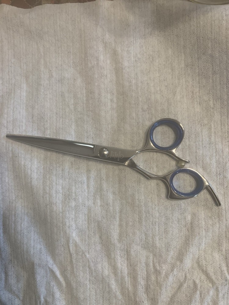 NEW SHARKFIN SHEARS 5.5” RT HAND NO CASE