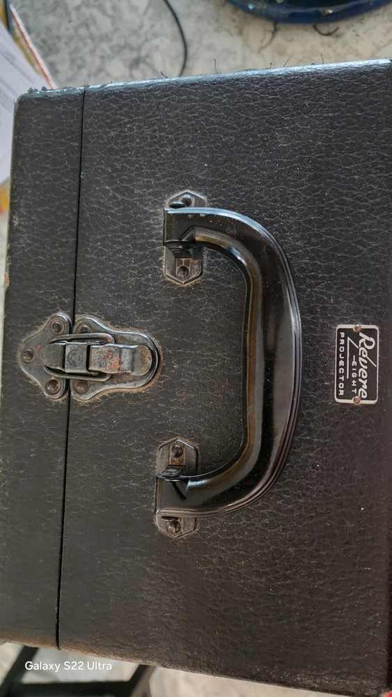 Revele 8 Model 85 Projector