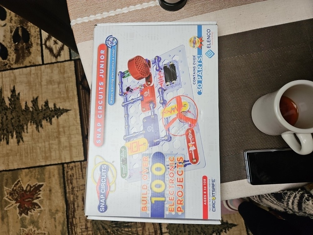 Snap Circuits Jr. SC-100 Electronics Discovery Kit