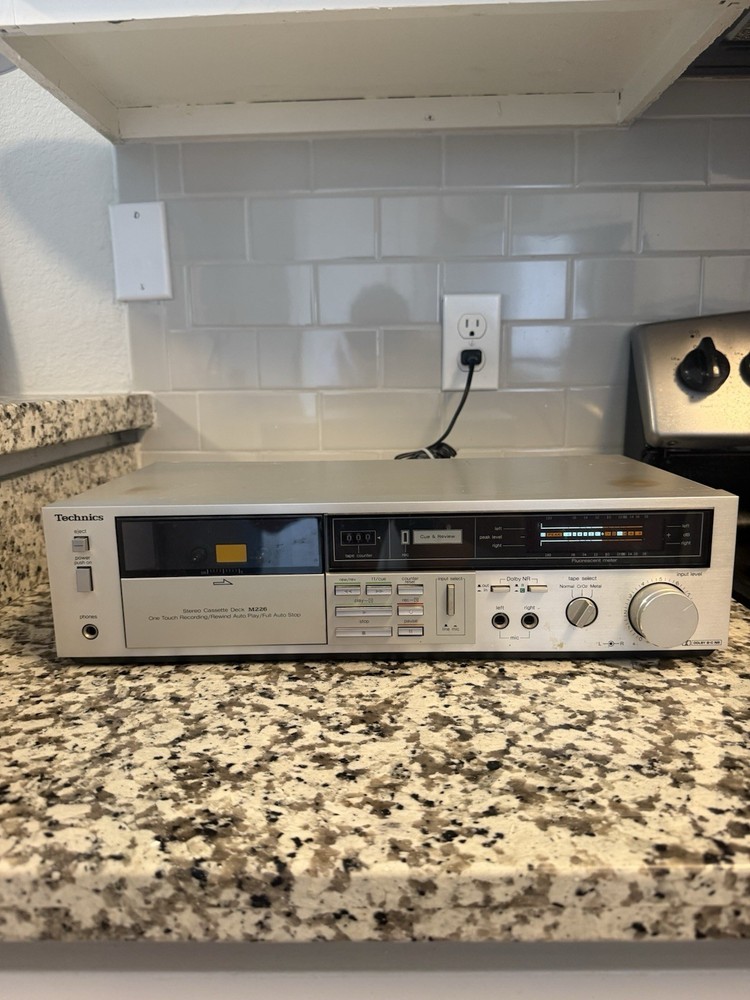 Technics M226 Stereo Cassette Deck Silver Dolby B-C NR Fluorescent Meter