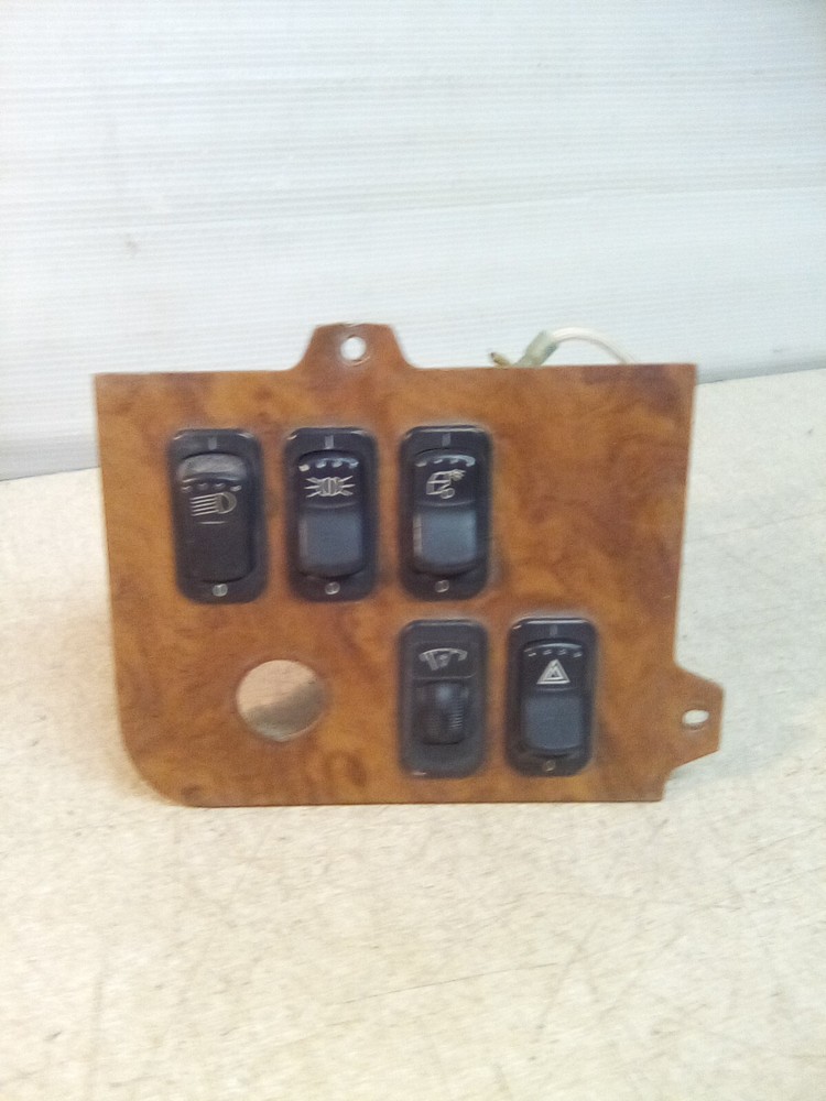 2006 Peterbilt 379 Switch Panel S64-6015-250