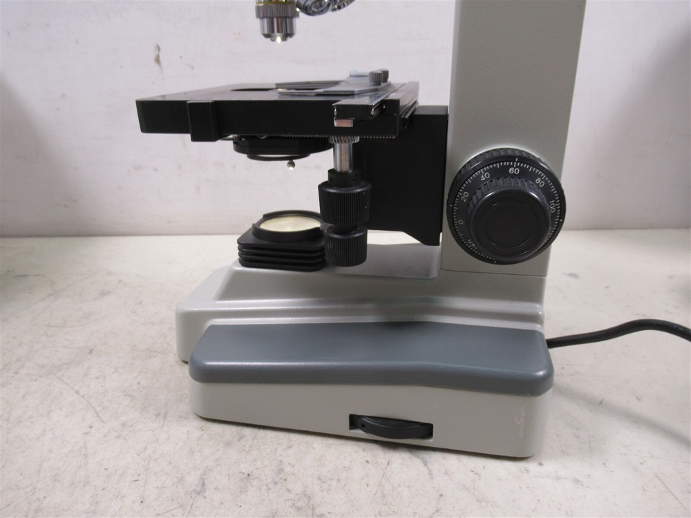 Frey B2-220 Binocular Microscope w/ Motic Objective Lenses & Eyepieces