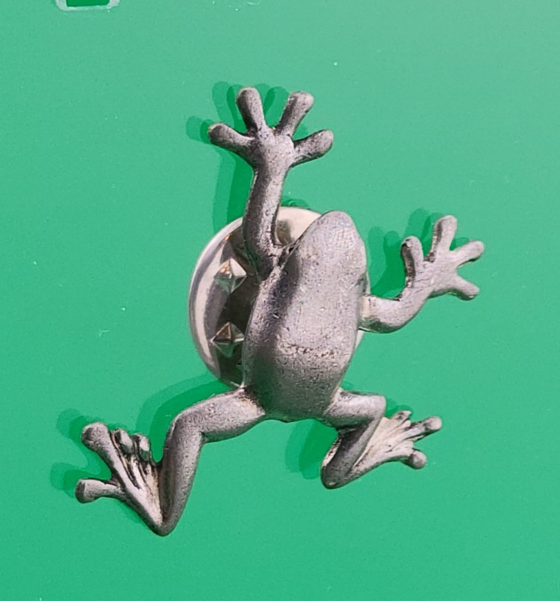 1992 Danforth Signed Frog Pewter Lapel Hat Vest Pin