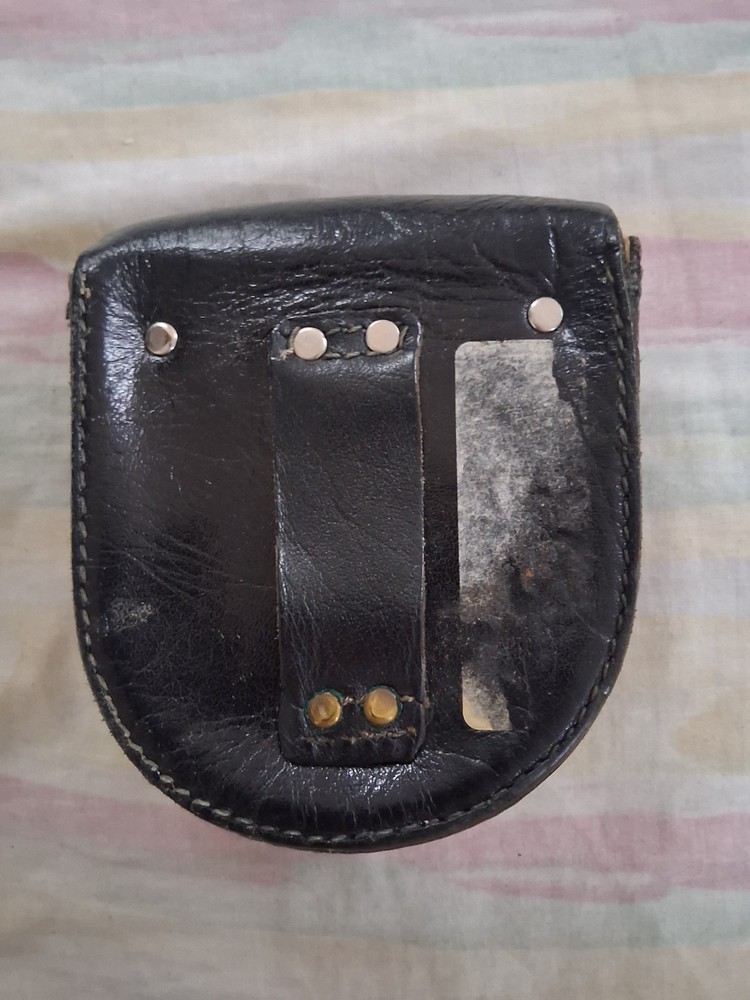 Handcuffs case holder