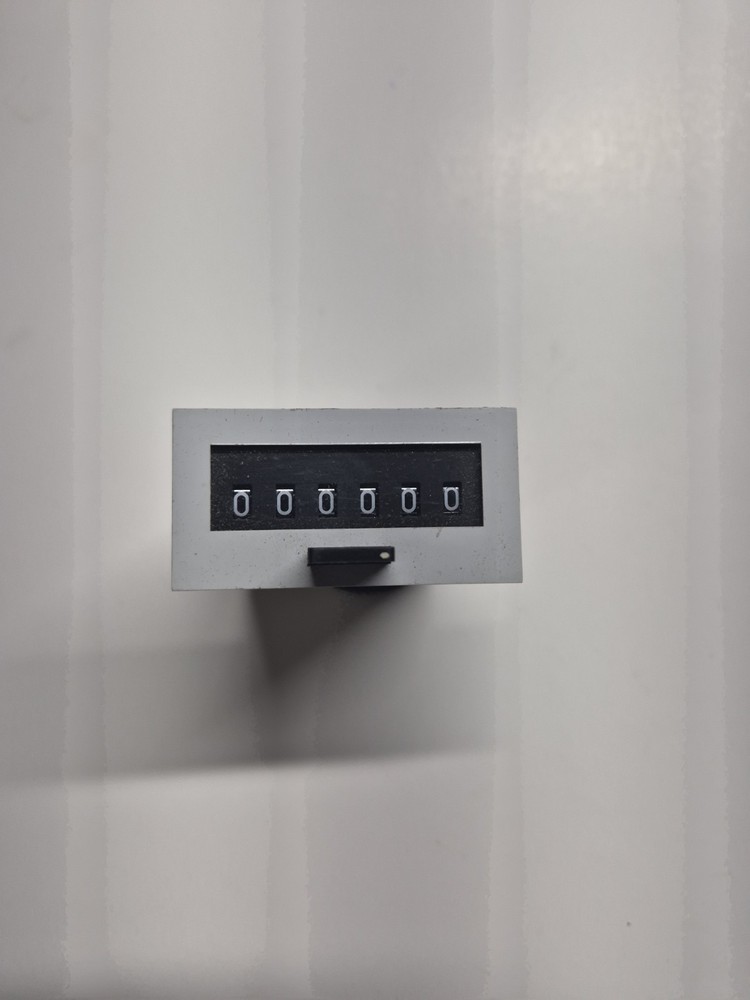 Readington Counter D2-4904