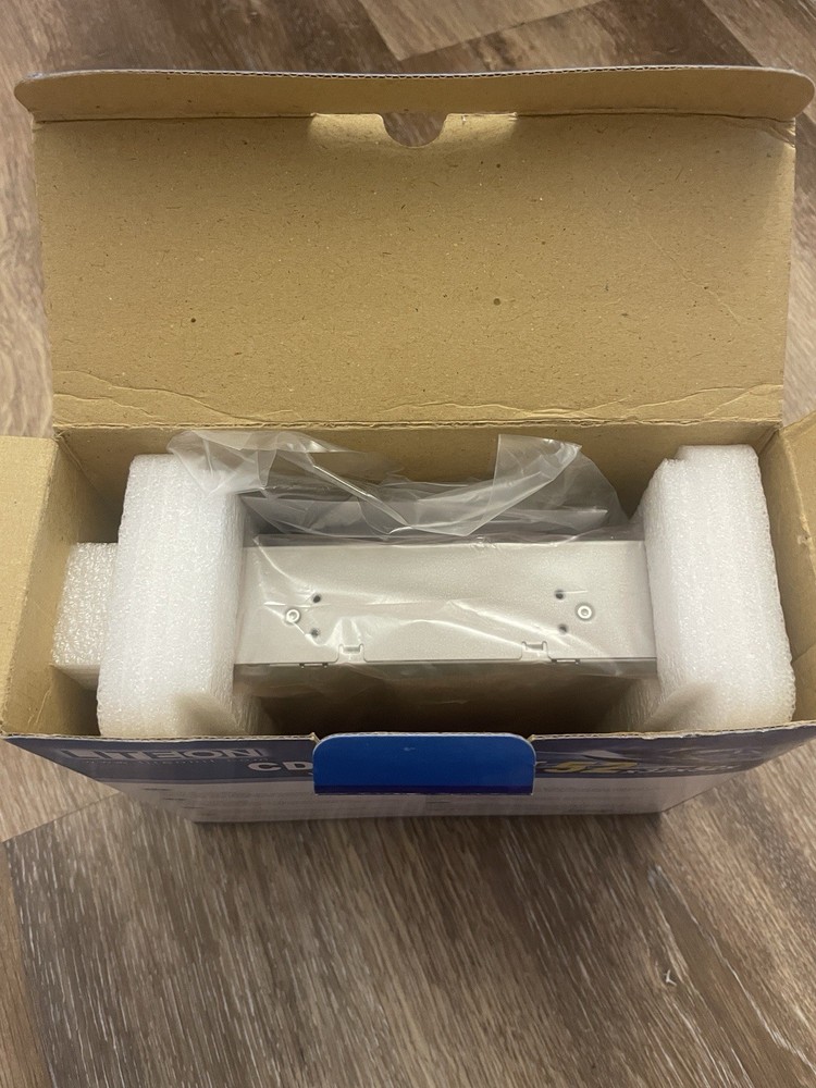 LiteOn CD-ReWriter 52x32x52x ATAPI/E-IDE Interface New Open Box