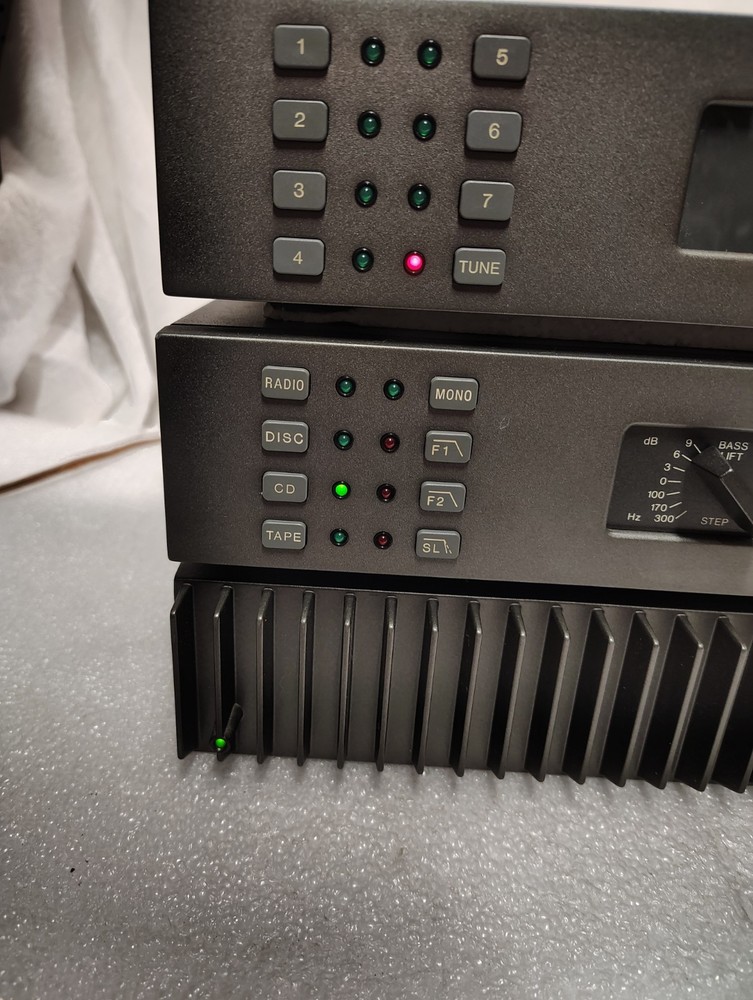 QUAD control unit 34, power amplifier 306 and Tuner FM4