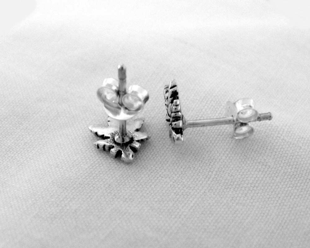 Sterling Silver 10mm marijuana post stud earrings.