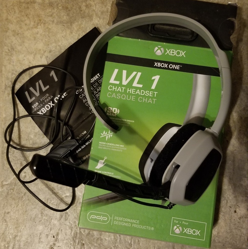 Xbox One Lvl 1 Chat Headset + Black Silicone Xbox Controller Protective Sleeve