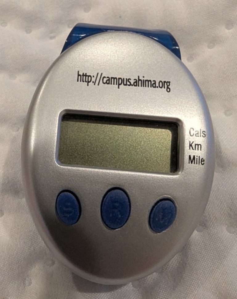 Pedometer Adopts MicroComputer Technology with Mini-Construction / LCD Display