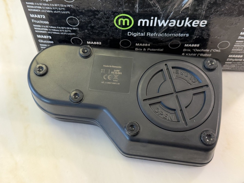 Milwaukee MA887 Digital Salinity Tester Refractometer