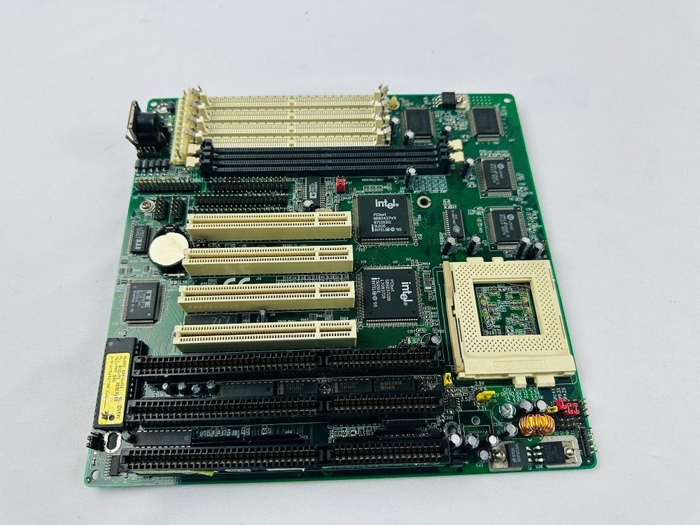 Shuttle HOT-555A Motherboard