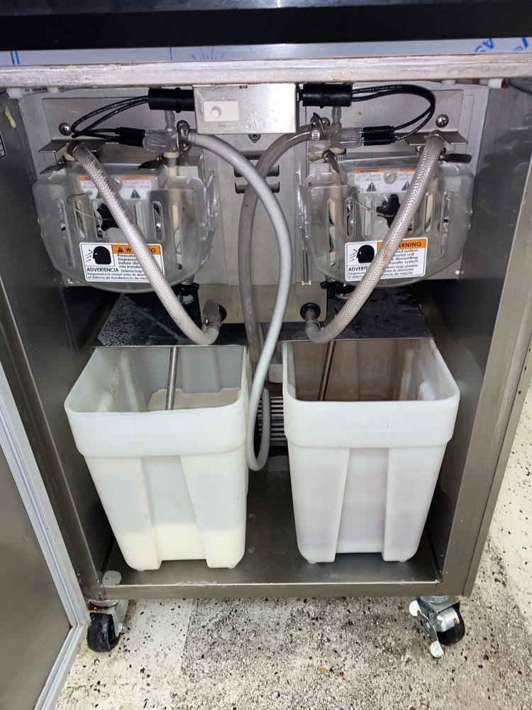 Large Ice Cream Store Closed, Selling Equipment Individually