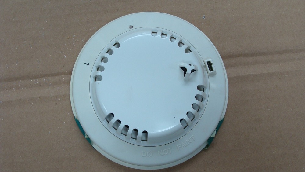 DS DETECTION SYSTEMS DS284TH SMOKE DETECTOR