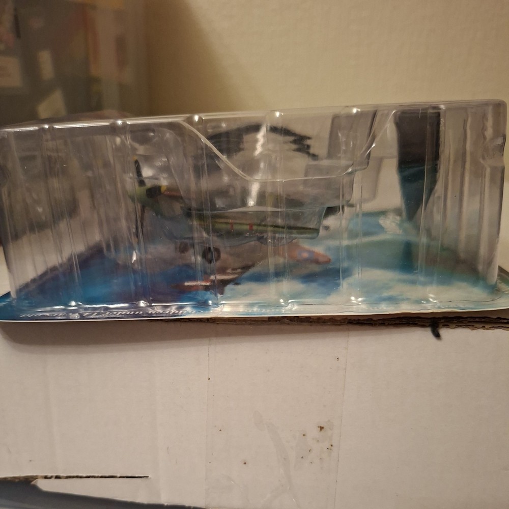 Amercom Supermarine Spitfire MK Vb 616 Squadron (1941) 1.72 Scale ()3)