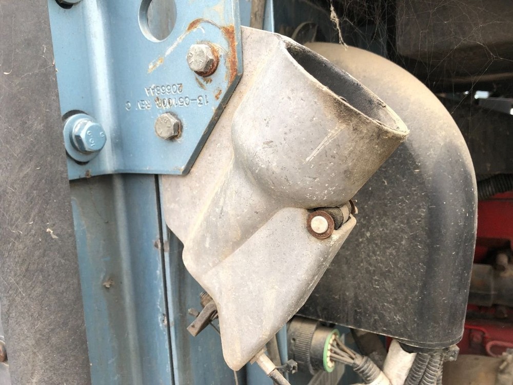 Peterbilt 387 Right/Passenger Latches and Locks - Used
