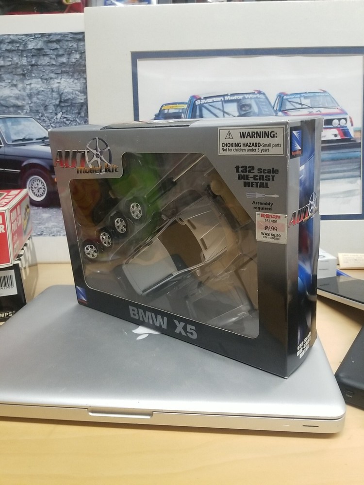 BMW x5 aut model kit 1:32 scale