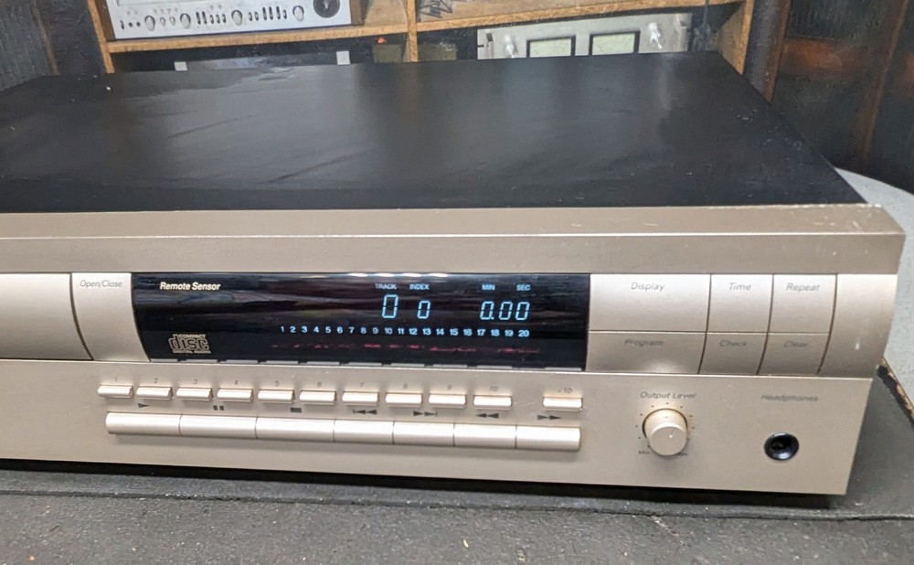 Harman Kardon HD7500 CD player