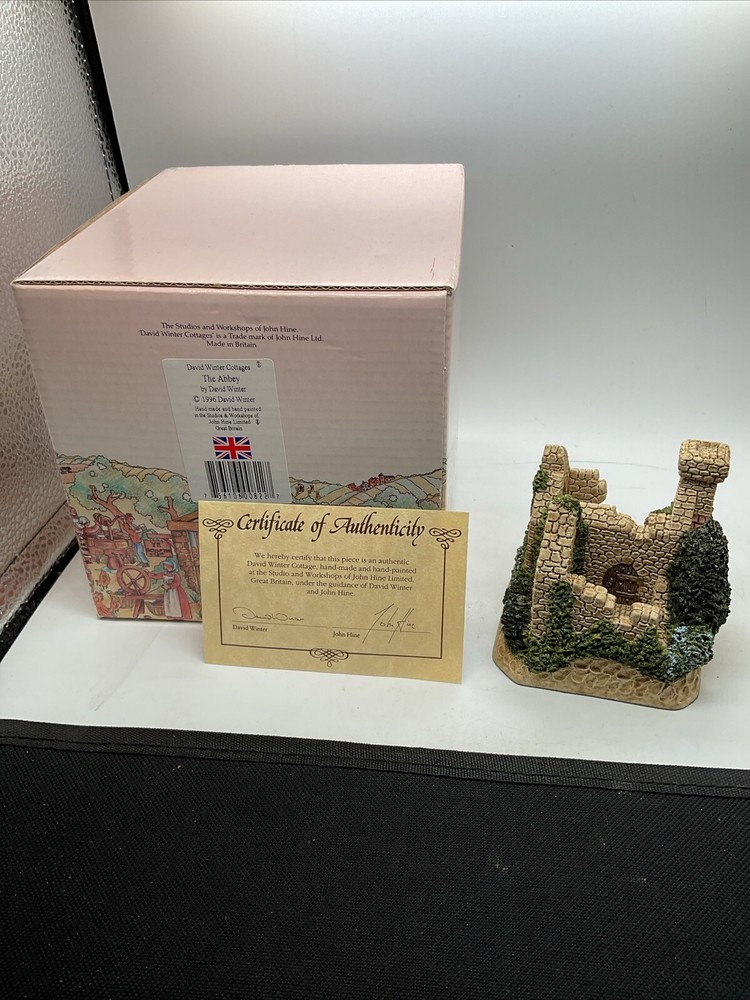The Abbey - 1996 David Winter - Includes Box & COA