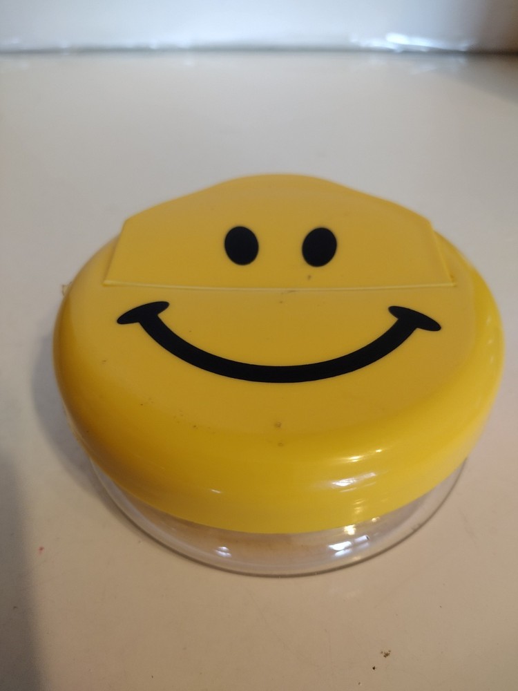 Smiley Plastic Pitcher Sandwich Holder Snack Holder